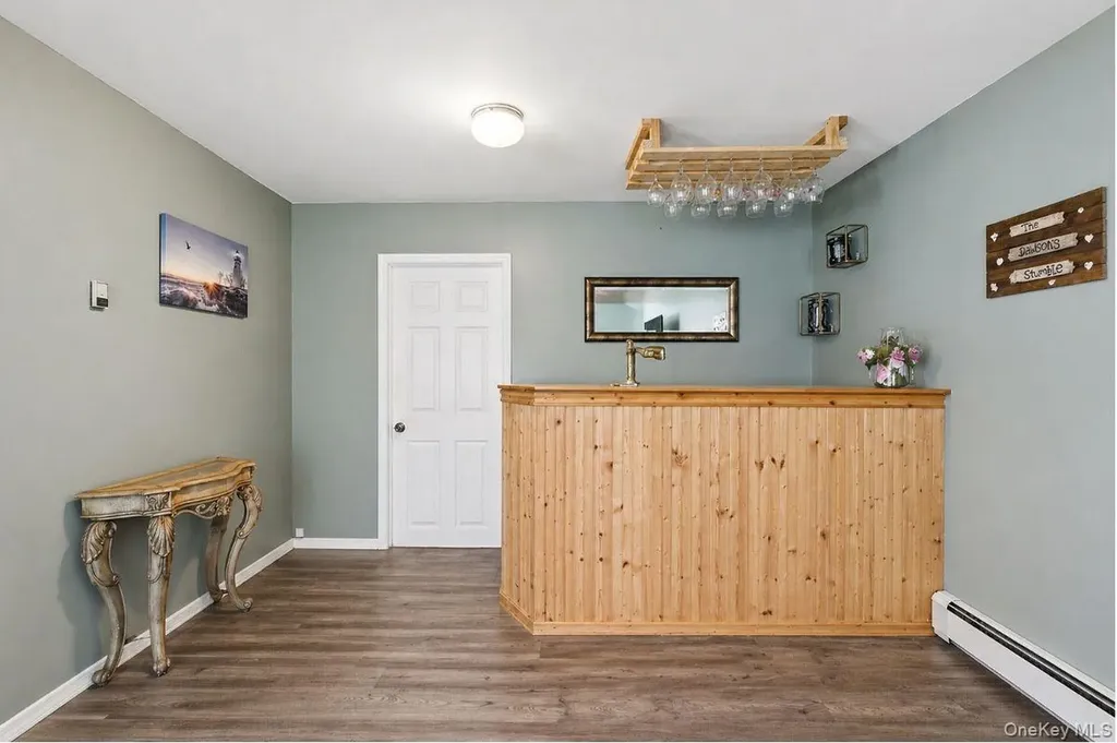 1433 Manatuck Boulevard Bay Shore NY 11706