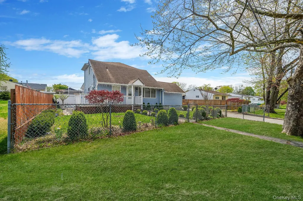 34 E Beech Street Central Islip NY 11722