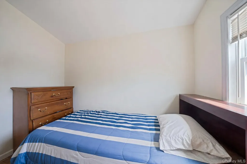 34 E Beech Street Central Islip NY 11722