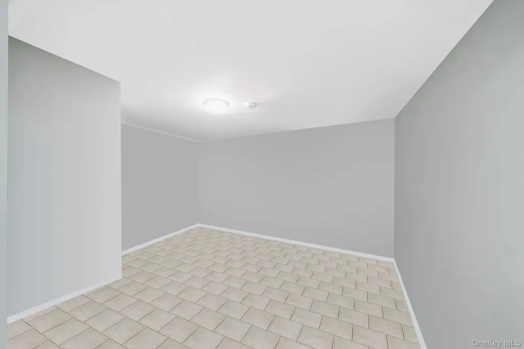34 E Beech Street Central Islip NY 11722