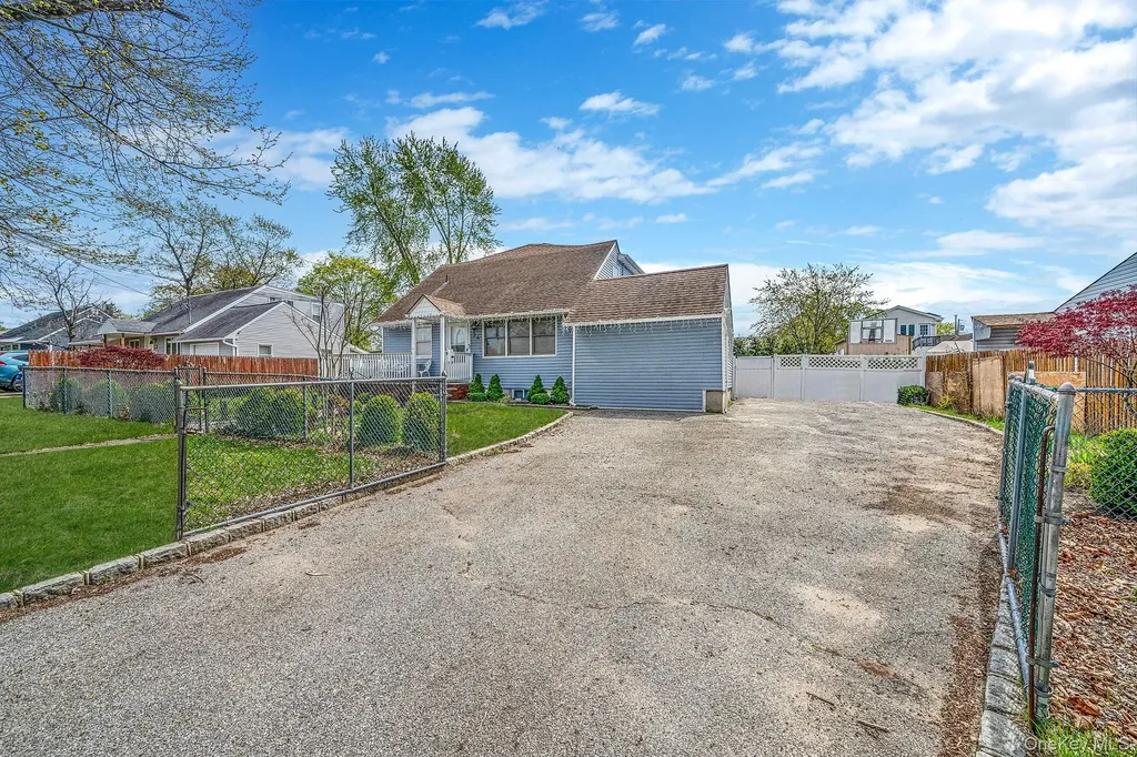 34 E Beech Street Central Islip NY 11722