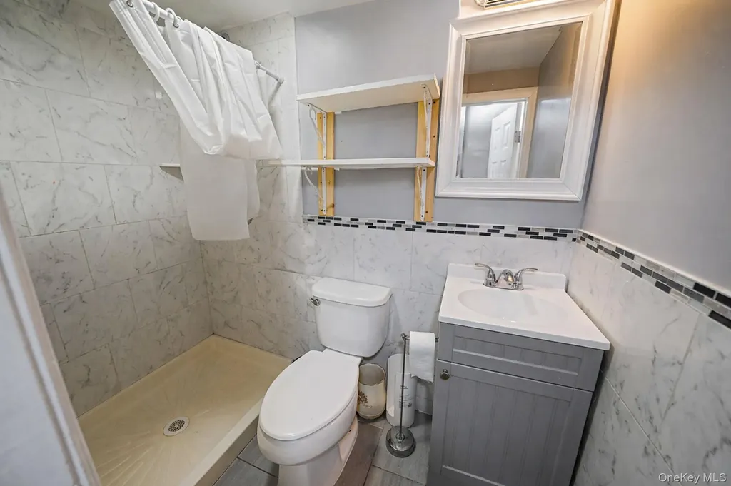 34 E Beech Street Central Islip NY 11722