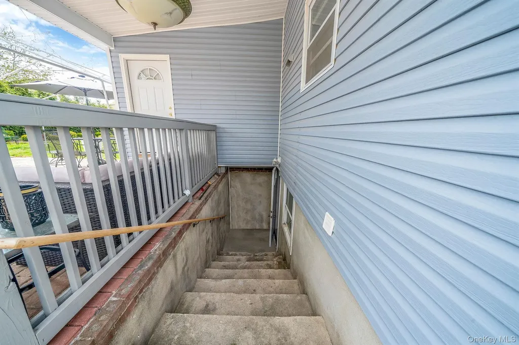 34 E Beech Street Central Islip NY 11722
