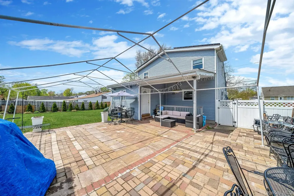 34 E Beech Street Central Islip NY 11722
