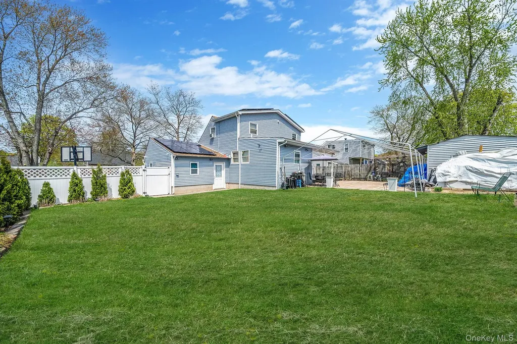 34 E Beech Street Central Islip NY 11722