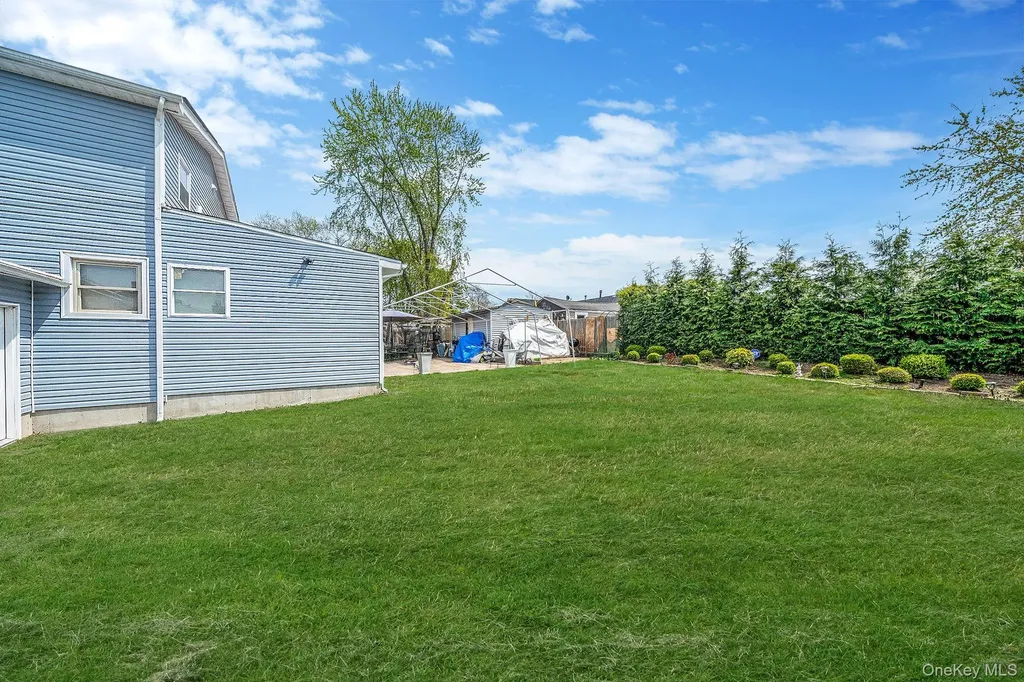 34 E Beech Street Central Islip NY 11722
