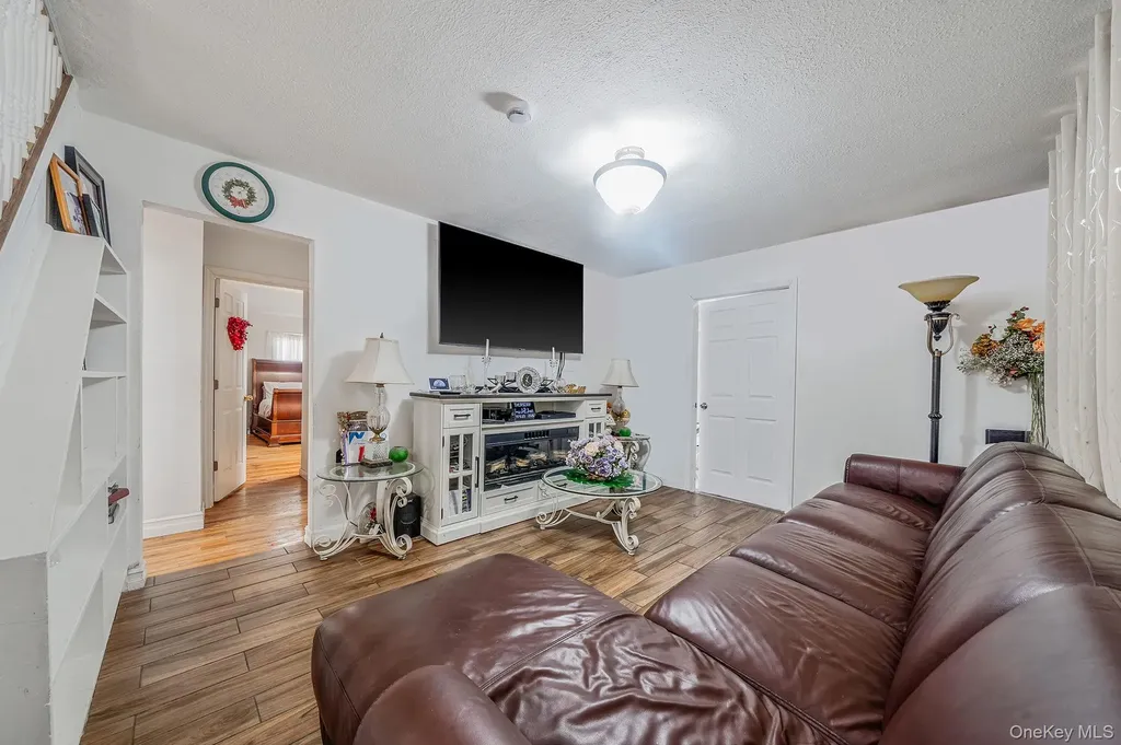 34 E Beech Street Central Islip NY 11722