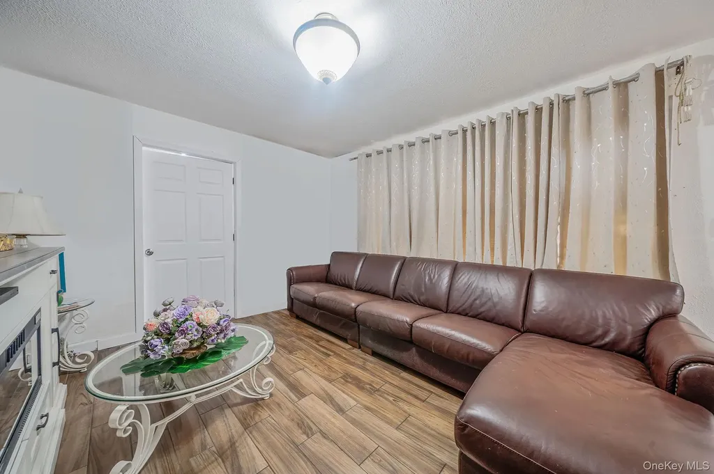 34 E Beech Street Central Islip NY 11722