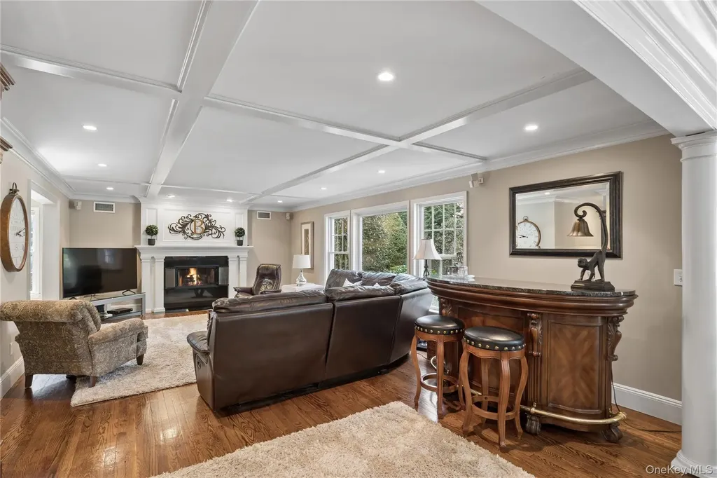 11 Cobblestone Court Centerport NY 11721