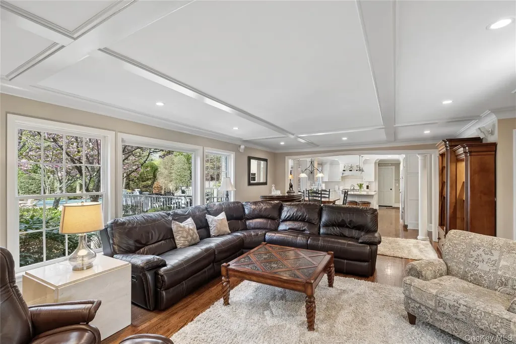 11 Cobblestone Court Centerport NY 11721