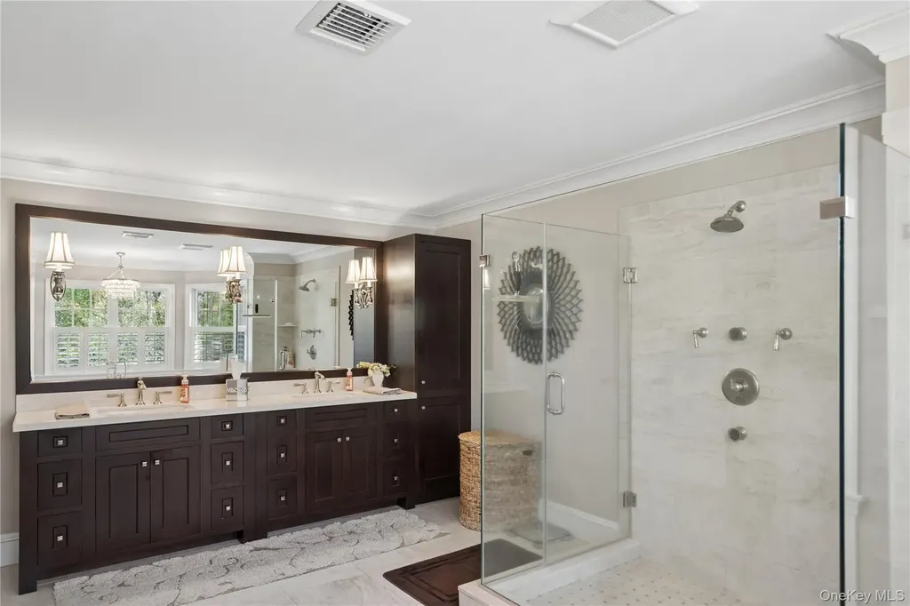 11 Cobblestone Court Centerport NY 11721