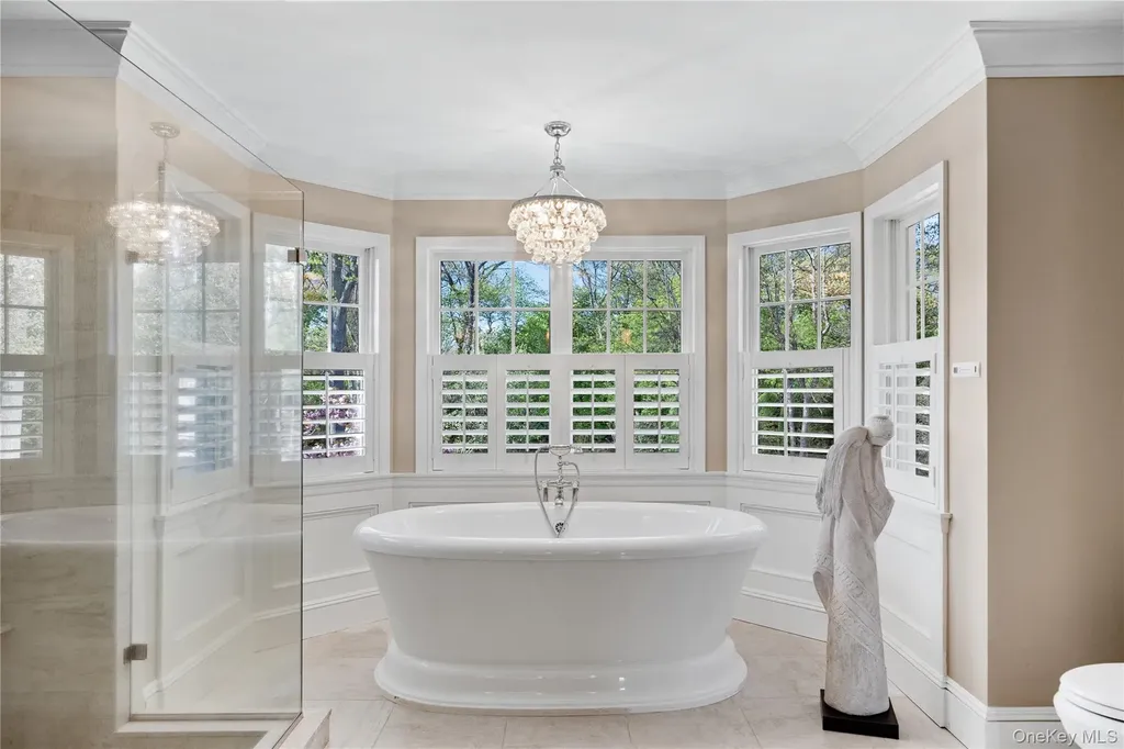 11 Cobblestone Court Centerport NY 11721