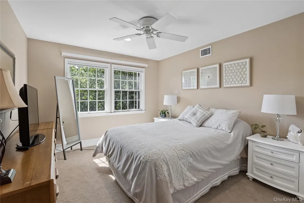 11 Cobblestone Court Centerport NY 11721