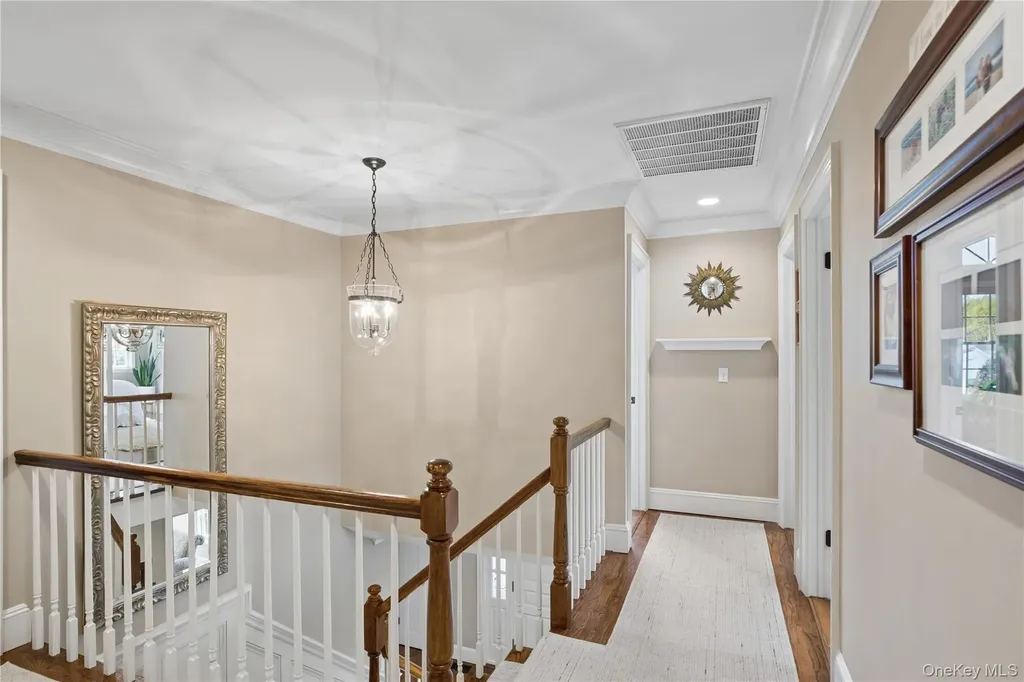 11 Cobblestone Court Centerport NY 11721