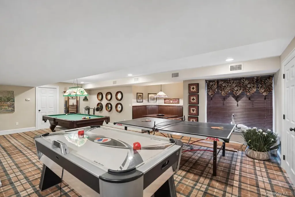 11 Cobblestone Court Centerport NY 11721