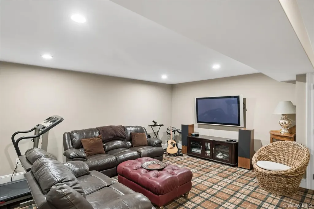 11 Cobblestone Court Centerport NY 11721