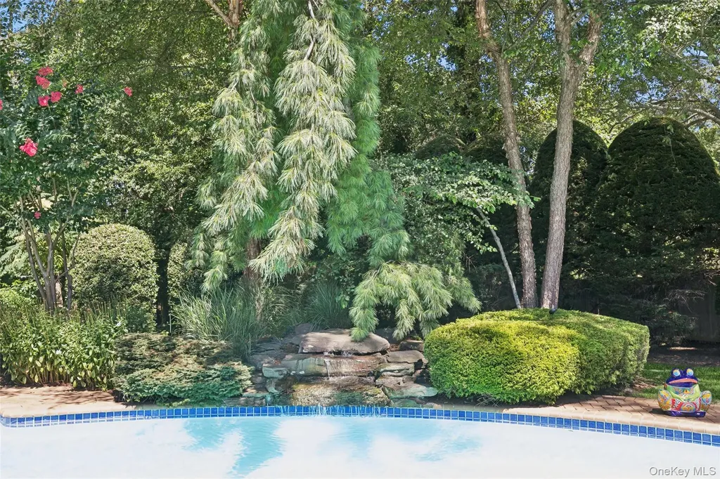 11 Cobblestone Court Centerport NY 11721
