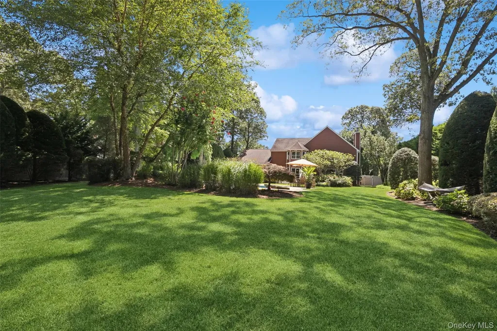 11 Cobblestone Court Centerport NY 11721