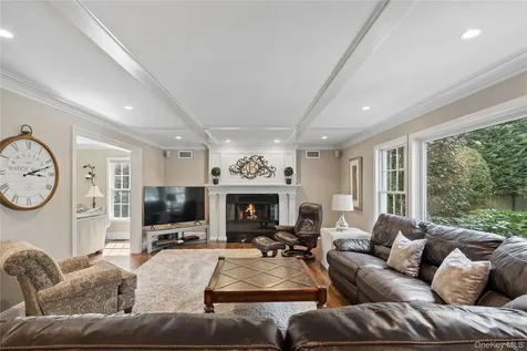 11 Cobblestone Court Centerport NY 11721