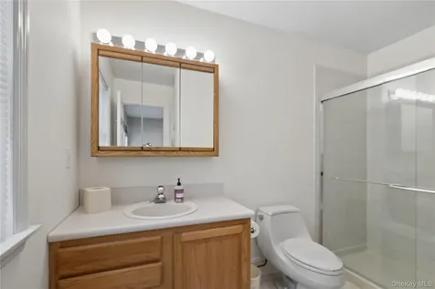 11 Cobblestone Court Centerport NY 11721