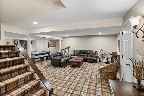 11 Cobblestone Court Centerport NY 11721