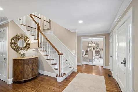 11 Cobblestone Court Centerport NY 11721