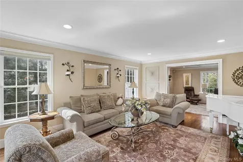 11 Cobblestone Court Centerport NY 11721