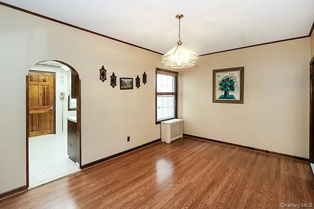 7746 79th Place Glendale NY 11385
