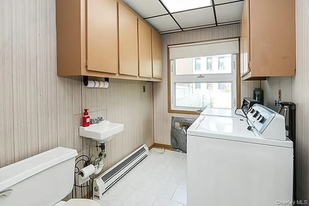 7746 79th Place Glendale NY 11385
