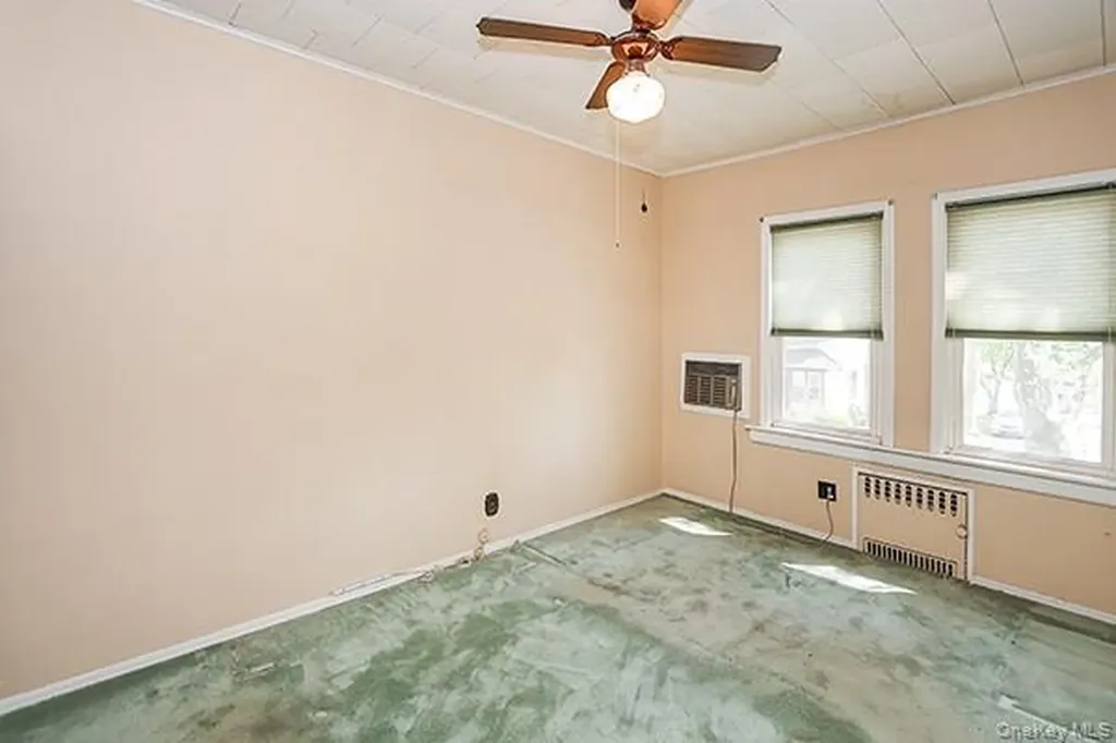 7746 79th Place Glendale NY 11385
