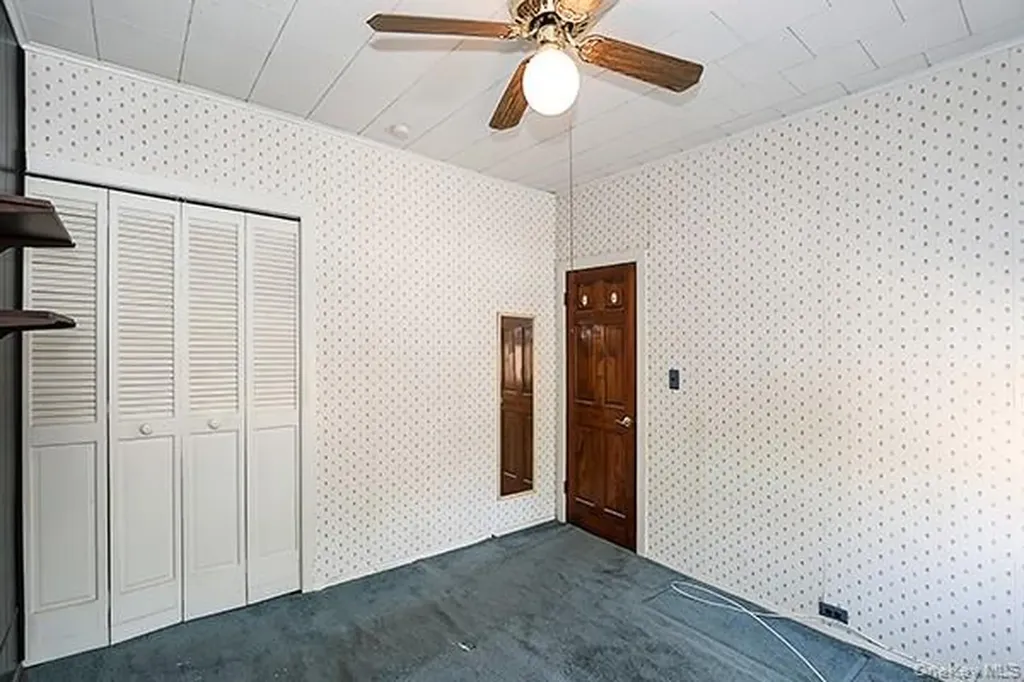 7746 79th Place Glendale NY 11385