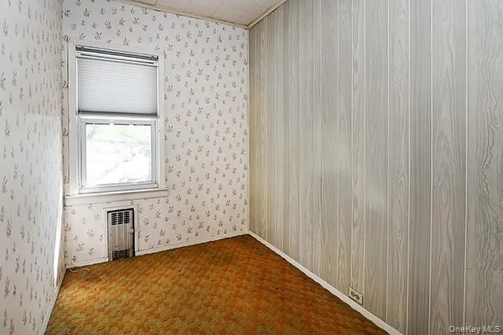 7746 79th Place Glendale NY 11385