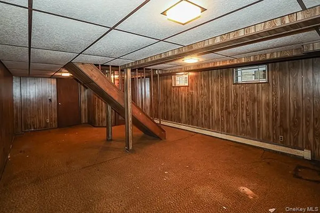 7746 79th Place Glendale NY 11385