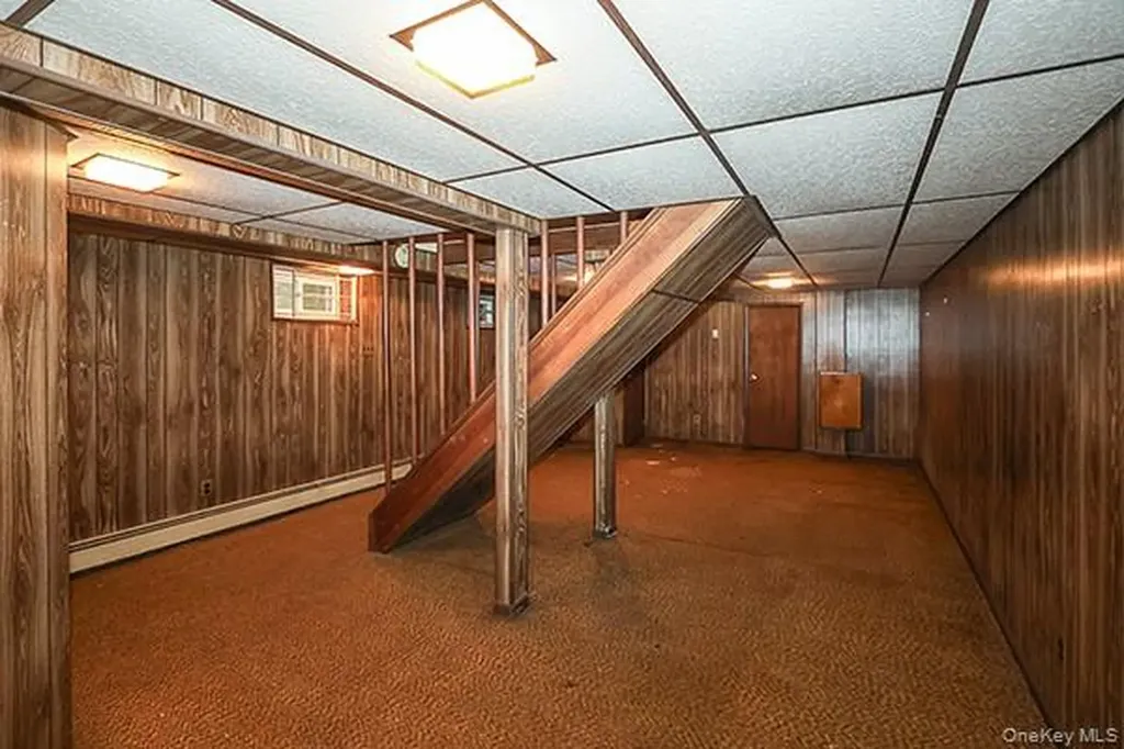 7746 79th Place Glendale NY 11385