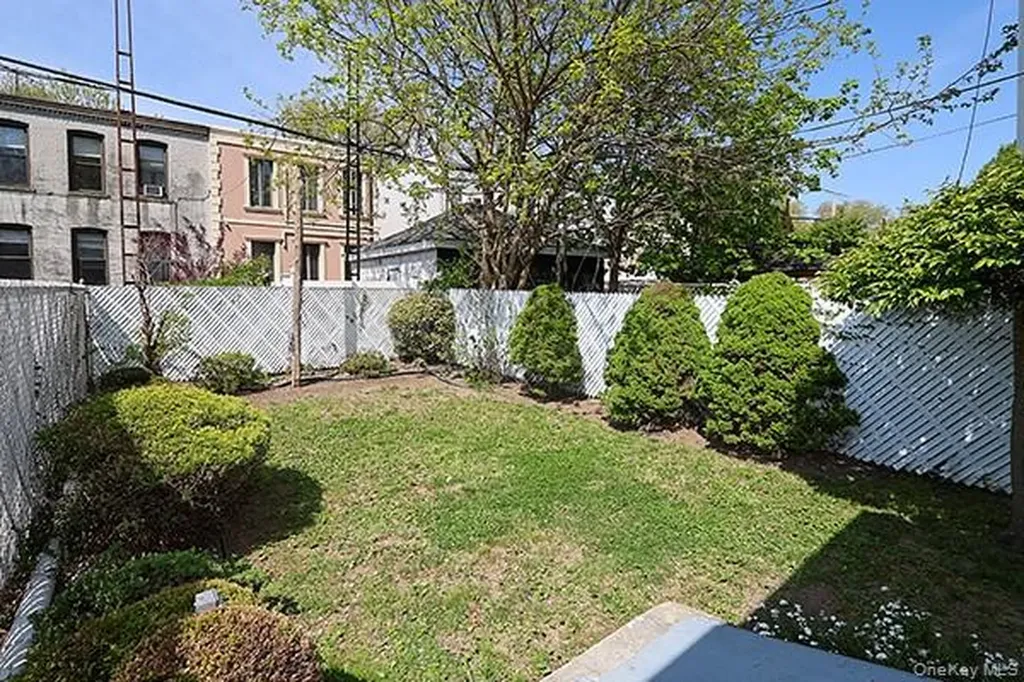 7746 79th Place Glendale NY 11385