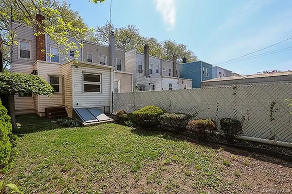7746 79th Place Glendale NY 11385