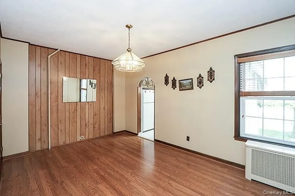 7746 79th Place Glendale NY 11385