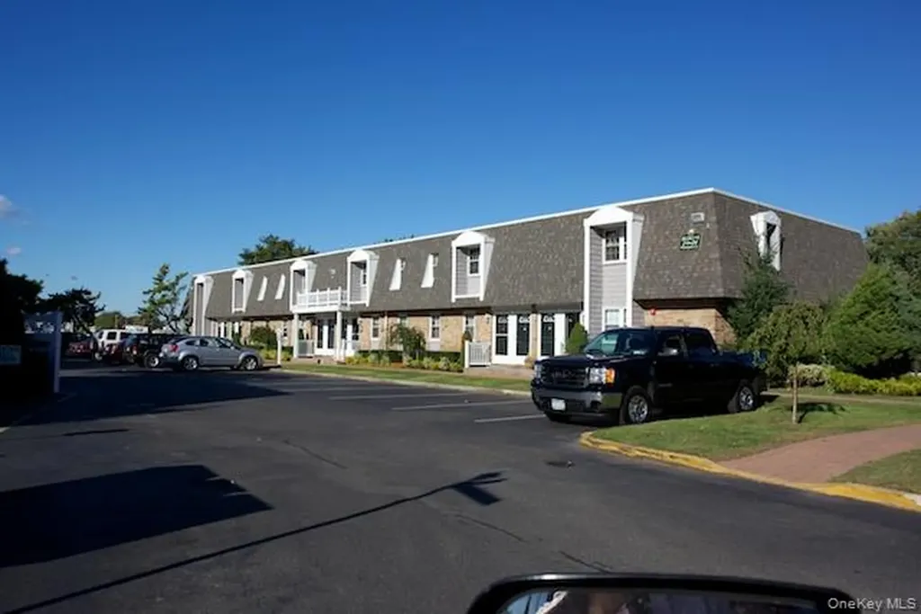 28 Mainsail Drive Patchogue NY 11772