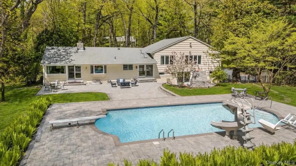 5 Fox Lane Locust Valley NY 11560