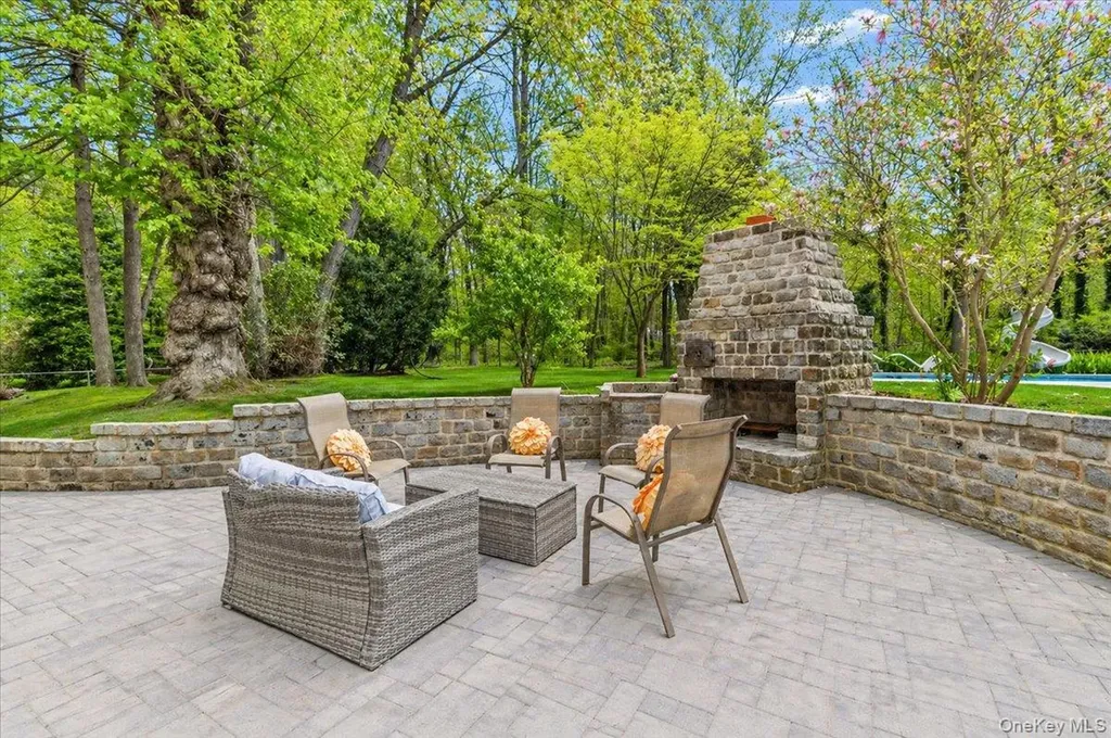 5 Fox Lane Locust Valley NY 11560