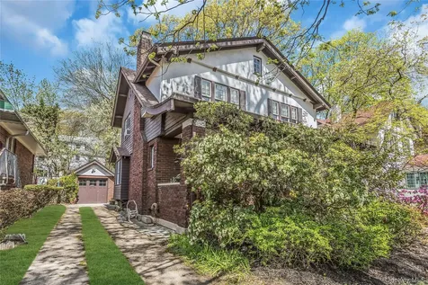 116 82nd Road Kew Gardens NY 11415
