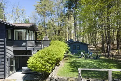 15-17 Broadview Road Woodstock NY 12498