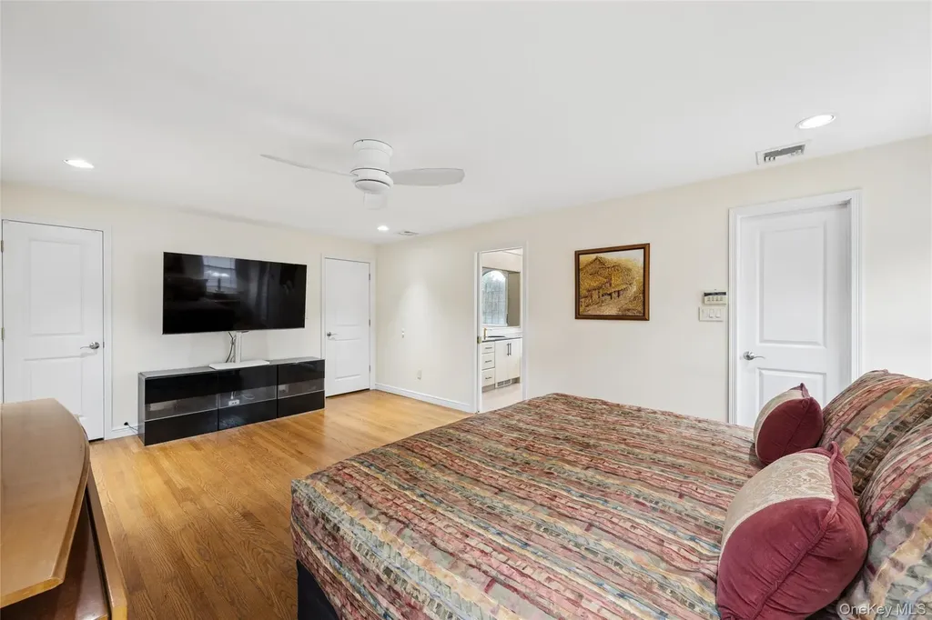 192 Split Rock Road Syosset NY 11791