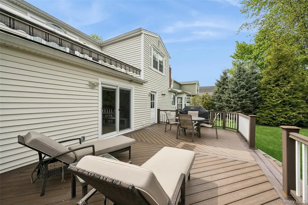 192 Split Rock Road Syosset NY 11791