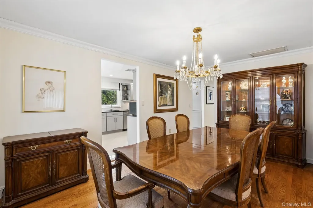 192 Split Rock Road Syosset NY 11791