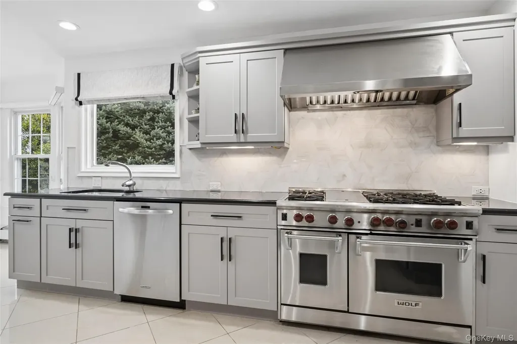 192 Split Rock Road Syosset NY 11791
