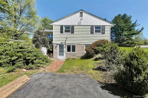 2 Long Meadow Drive Staatsburg NY 12580