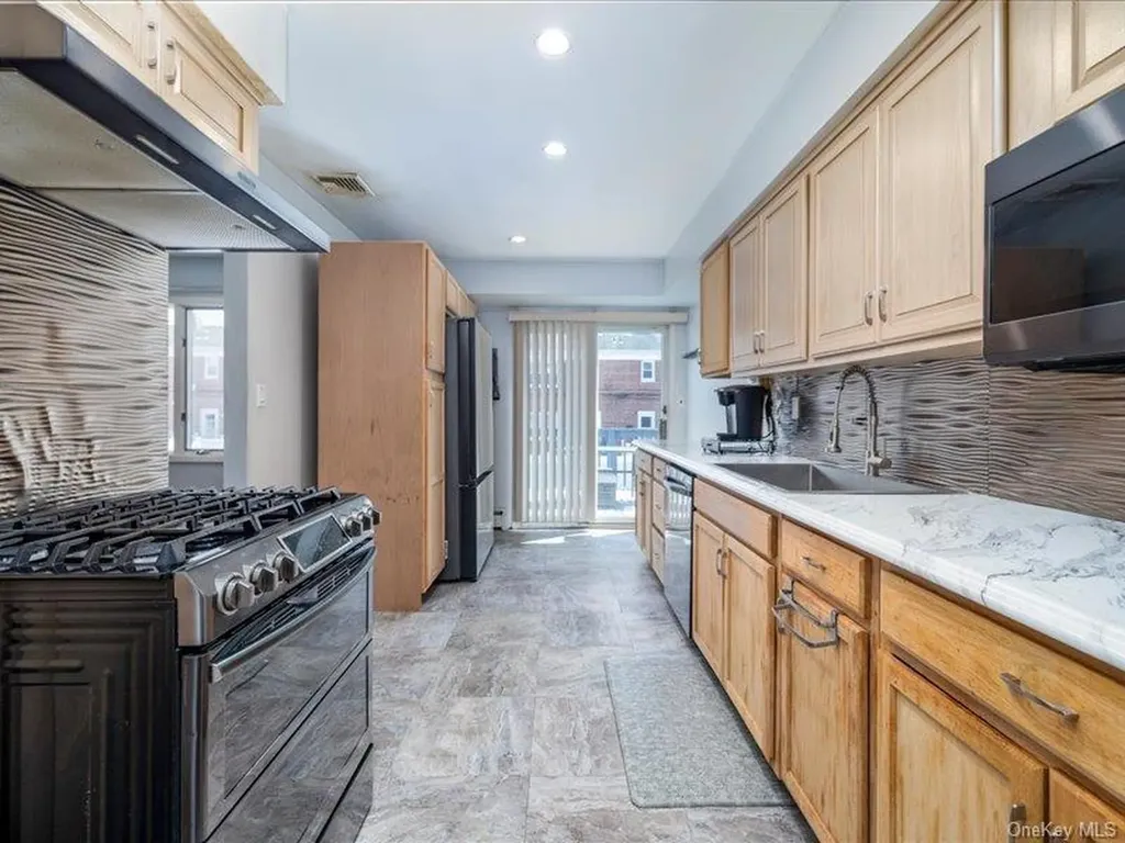 3517 Lawrence Avenue Oceanside NY 11572