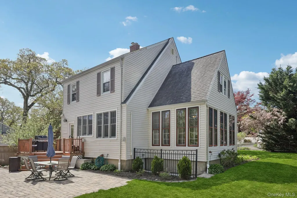 945 Harrison Drive Centerport NY 11721