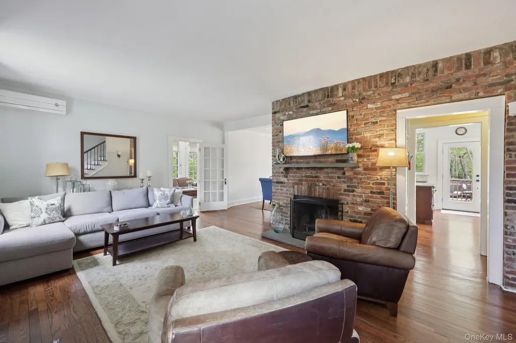 945 Harrison Drive Centerport NY 11721